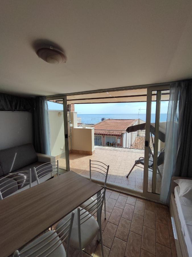 Sicily Travel Apartment'S 4 จีอาร์ดีนี นักซอส ภายนอก รูปภาพ