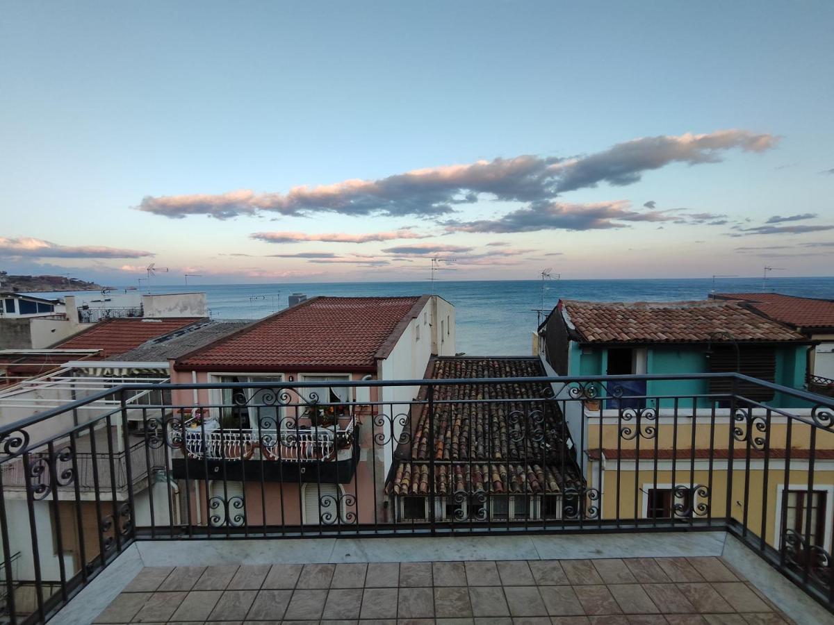 Sicily Travel Apartment'S 4 จีอาร์ดีนี นักซอส ภายนอก รูปภาพ
